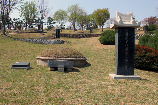 송두환 지사의 묘소