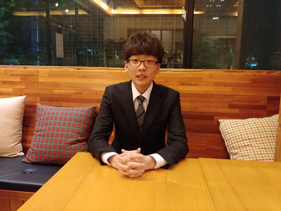 박대현 더불어민주당 대전광역시당  한남대 지부장이 질문에 답변하고 있다. 