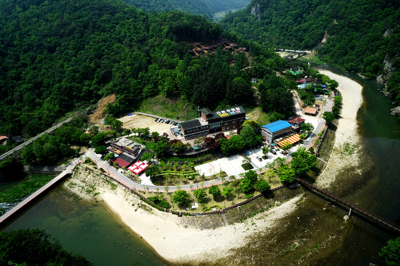  소금산 출렁다리에서 내려다 본 풍경