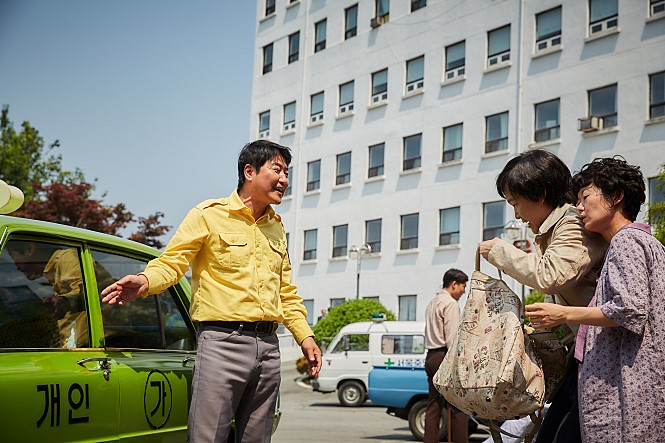 영화 <택시운전사> 스틸컷.