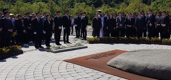 각계인사들의 헌화가 이어졌다.