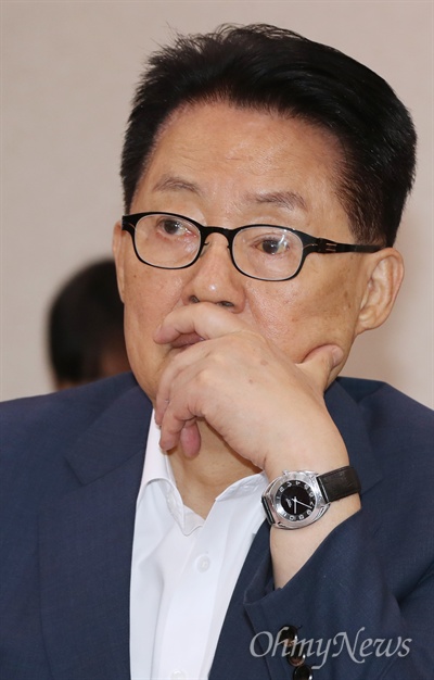 지난 5월 28일 열린 국회 법사위 전체회의에 참석했을 당시 박지원 민주평화당 의원 모습.