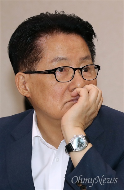 지난 5월 28일 열린 국회 법사위 전체회의에 참석했을 당시 박지원 민주평화당 의원 모습