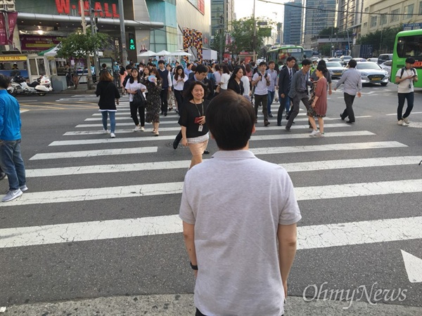  6.13 지방선거 공식선거운동 첫날인 31일 안철수 바른미래당 서울시장 후보가 구로구, 금천구 일대에서 유세를 펼쳤다.