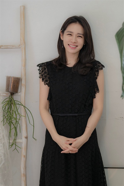  JTBC '밥 잘 사주는 예쁜 누나'에서 '윤진아' 역할 맡은 배우 손예진이 지난 5월 25일 서울 삼청동에서 종영 인터뷰를 가졌다.