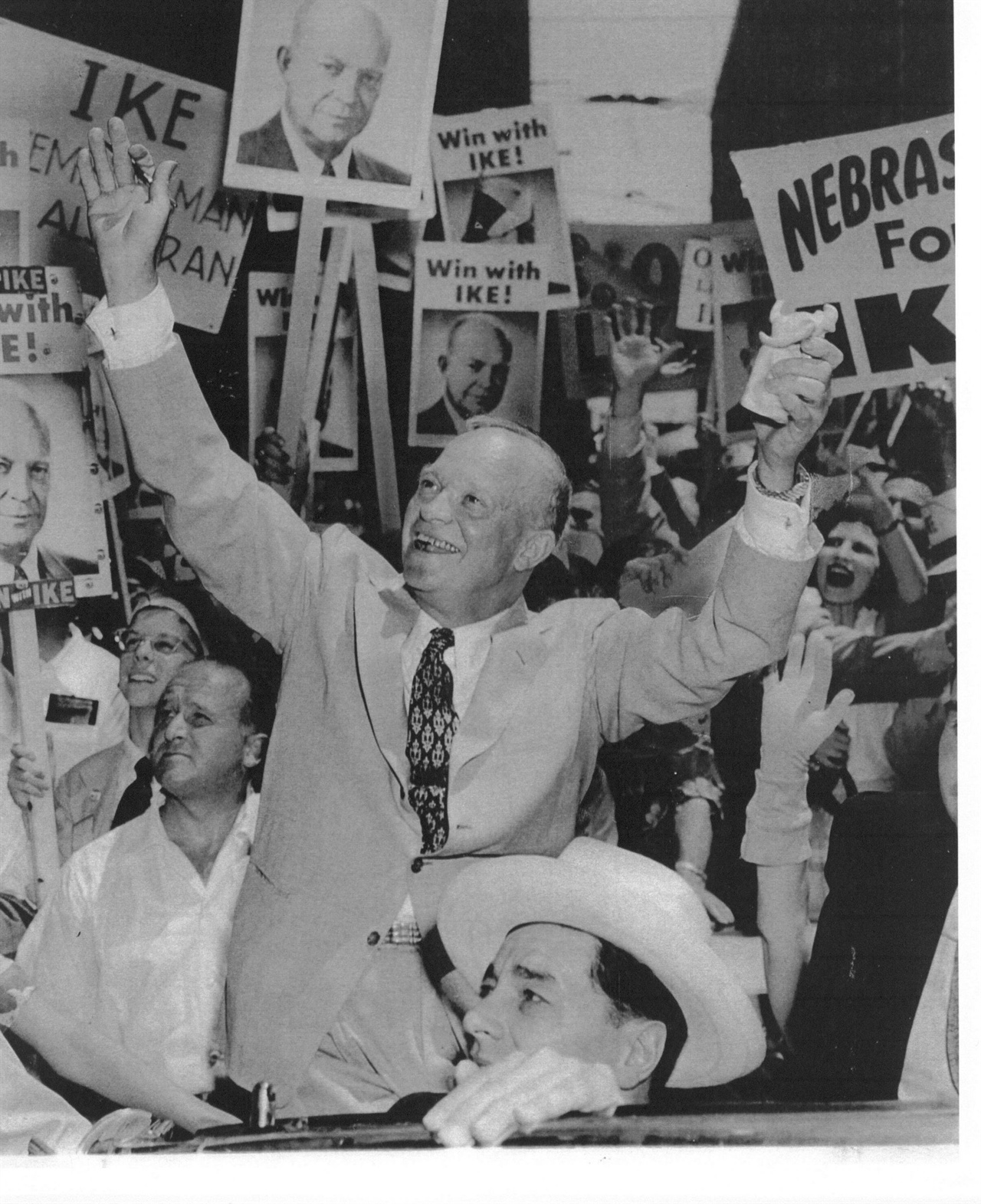 1952. 7. 9. 시카고 일리노이 주, 한국전쟁 정전을 대통령 선거 공약에 내세운 아이젠하워 후보가 대통령 선거전에 앞서고 있다.