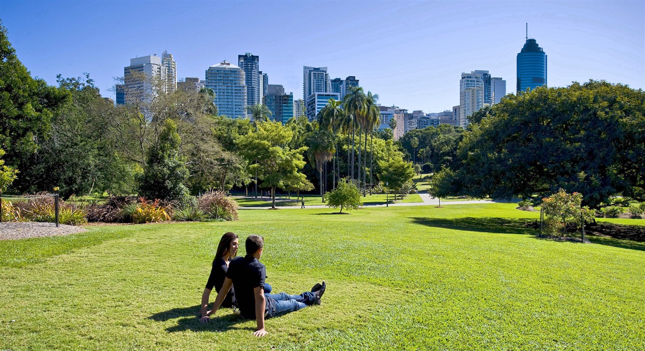 도심 곳곳에 공원이 자리한 브리즈번은 피크닉을 즐기기에도 좋은 도시다.