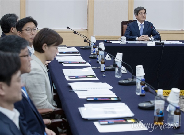 김명수 대법원장이 지난 6월 5일 오후 서울 서초구 대법원에서 열린 국민과함께하는 사법발전위원회에 참석하고 있다.