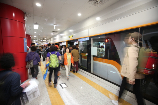 인천교통공사는 종합교통공기업으로서 시민의 교통복지와 지역경제 발전을 위한 일에 집중하고 있다.