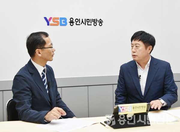 용인시민방송과 용인시민신문은 공동으로 정찬민 용인시장 후보 초청 대담을 진행했다.