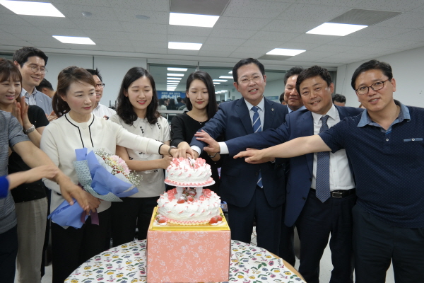 박남춘 인천시장 당선인은 “시민들로부터 일 잘하는 시장이라는 평가를 받겠다”는 포부를 밝혔다.