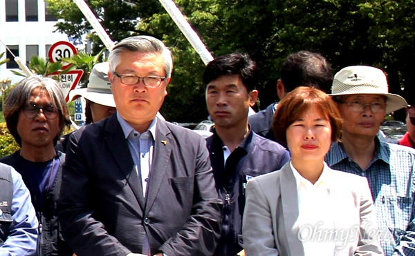  정의당 노창섭 창원시의원(당선인)과 최영희 창원시의원 당선인(비례대표).