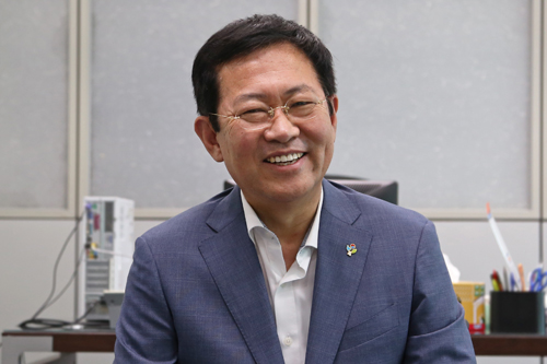 박남춘 인천시장 당선인이 당선 후 첫 언론 인터뷰를 시사인천과 진행했다.