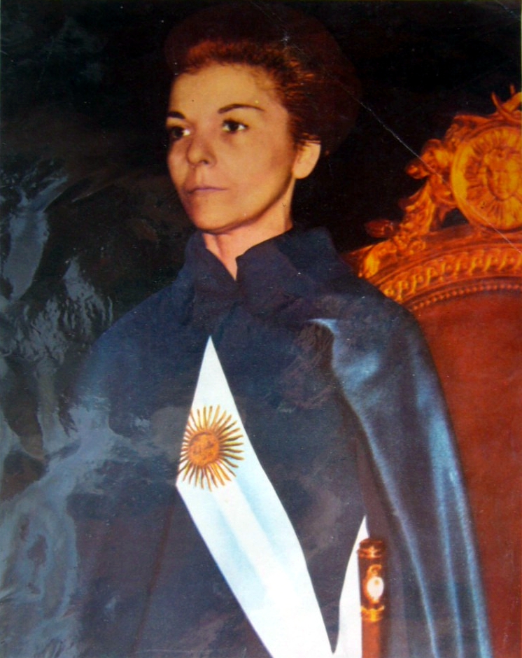 대통령 승계 당시의 이사벨 페론. 