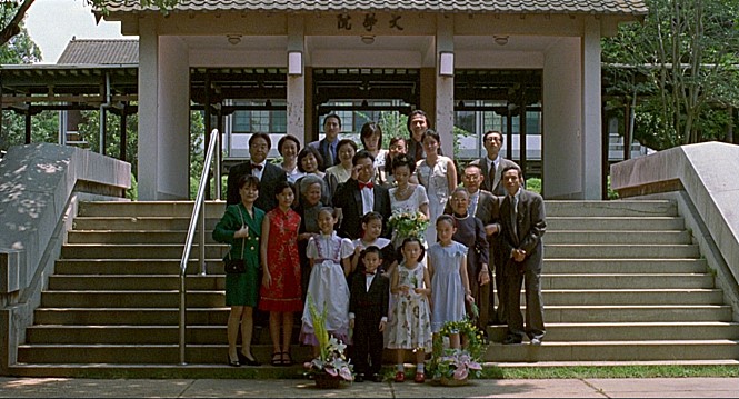  대만 뉴웨이브 대표 감독으로 주목받았던 에드워드 양(1947~2007)의 마지막 영화 <하나 그리고 둘>(2000) 