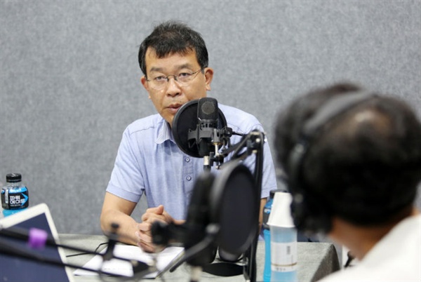 정의당 김종대 국회의원은 지난 28일 본보 팟캐스트 방송에 출연해 특수활동비를 폐지해야 한다고 주장했다.