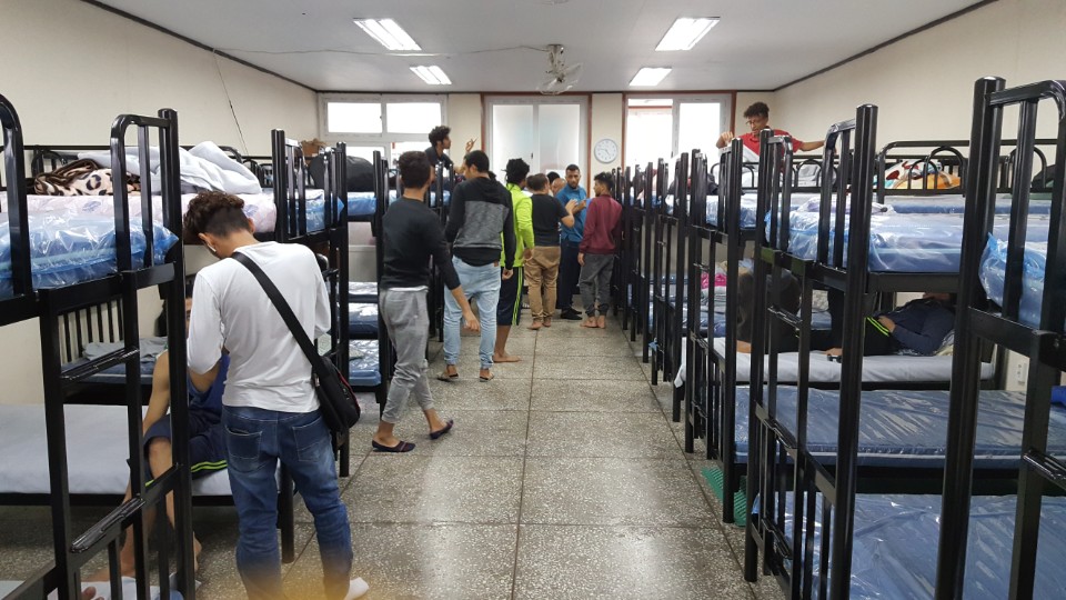 한국 디아코니아 대표인 홍주민 박사는 제주 현지로 날아가 예멘 난민들이 쓸 침대를 지원하기도 했다. 