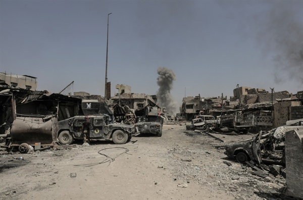  다큐멘터리 영화 < Inside Mosul >의 한 장면. 
