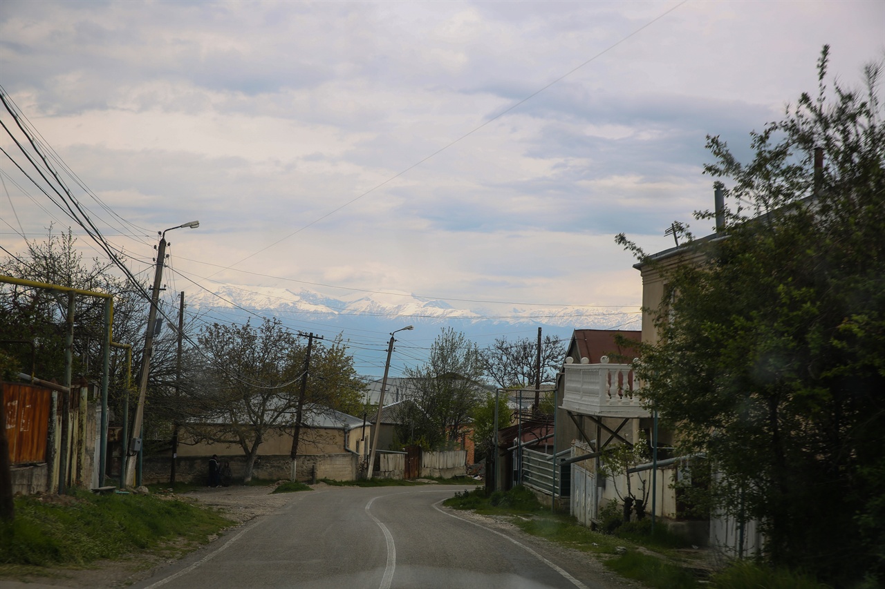 시그나기 가는 길에 만난 조지아의 시골 마을은 대부분 쇠락하였다.