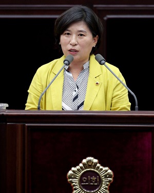 인천시의회 정의당 조선희 의원은 17일 시의회 5분 발언을 통해 한국지엠 비정규직 문제 해결을 위한 시의회 차원의 중재를 촉구했다.