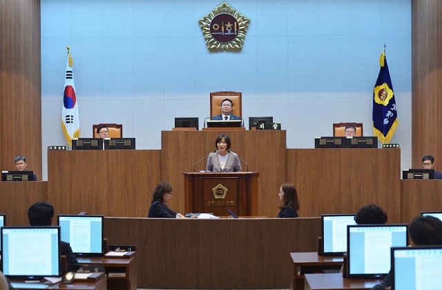 이선영 정의당 충남도의회 의원이 19일 도의회에서 5분 발언을 하고 있다. 