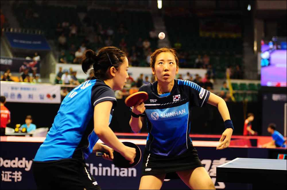  여자 복식에서 전지희-양하은 조는 4강전에서 중국의 첸멍-딩닝 조에 패해 동메달에 만족해야 했다.