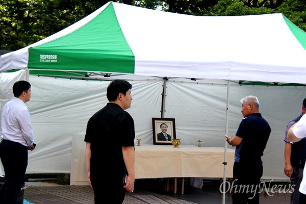 7월 23일 오후 창원 한서병원 앞 문화과장에 마련된 고 노회찬 의원 분향소.