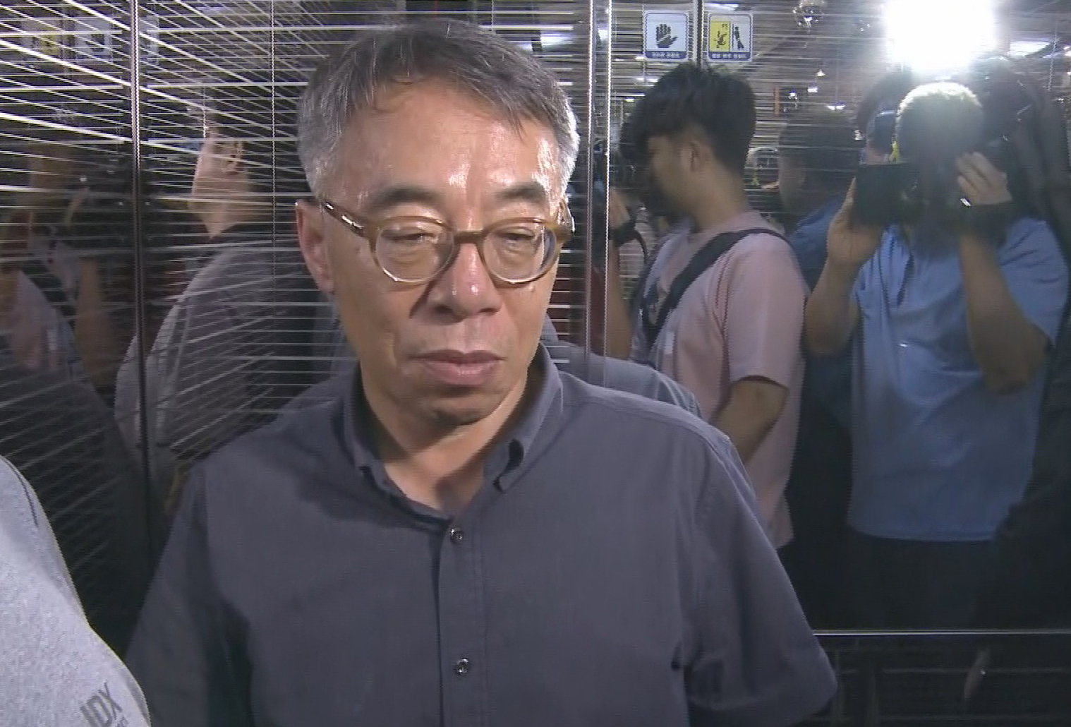 지난 21일 검찰의 자택 압수수색을 받는 임종헌 전 법원행정처 차장