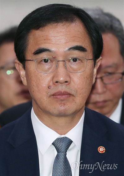 조명균 통일부 장관이 지난 24일 오후 서울 여의도 국회에서 열린 외교통일위원회 전체회의에 출석한 모습. 