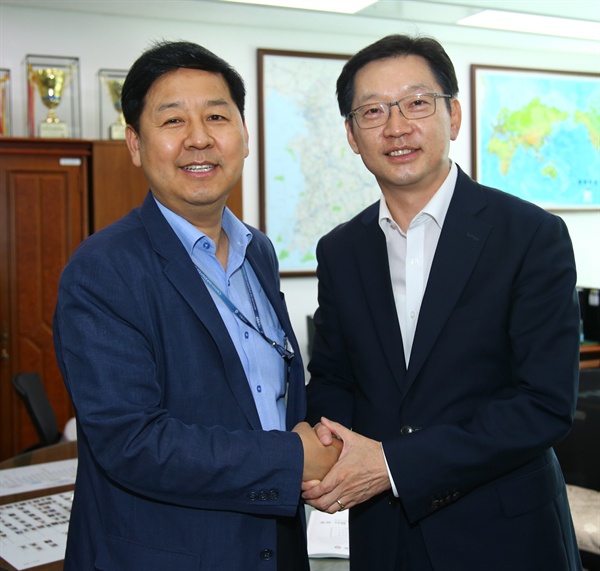 김경수 경남도지사는 25일 기획재정부를 방문해 구윤철 예산실장을 만났다.
