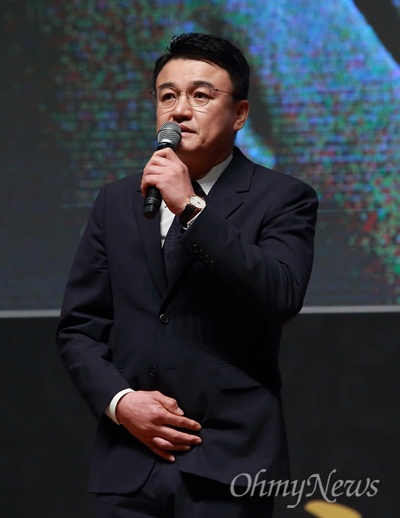 26일 오후 서울 서대문구 연세대 대강당에서 열린 '고 노회찬 국회의원 추도식'에서 영화배우 박중훈씨가 추도사를 하고 있다.