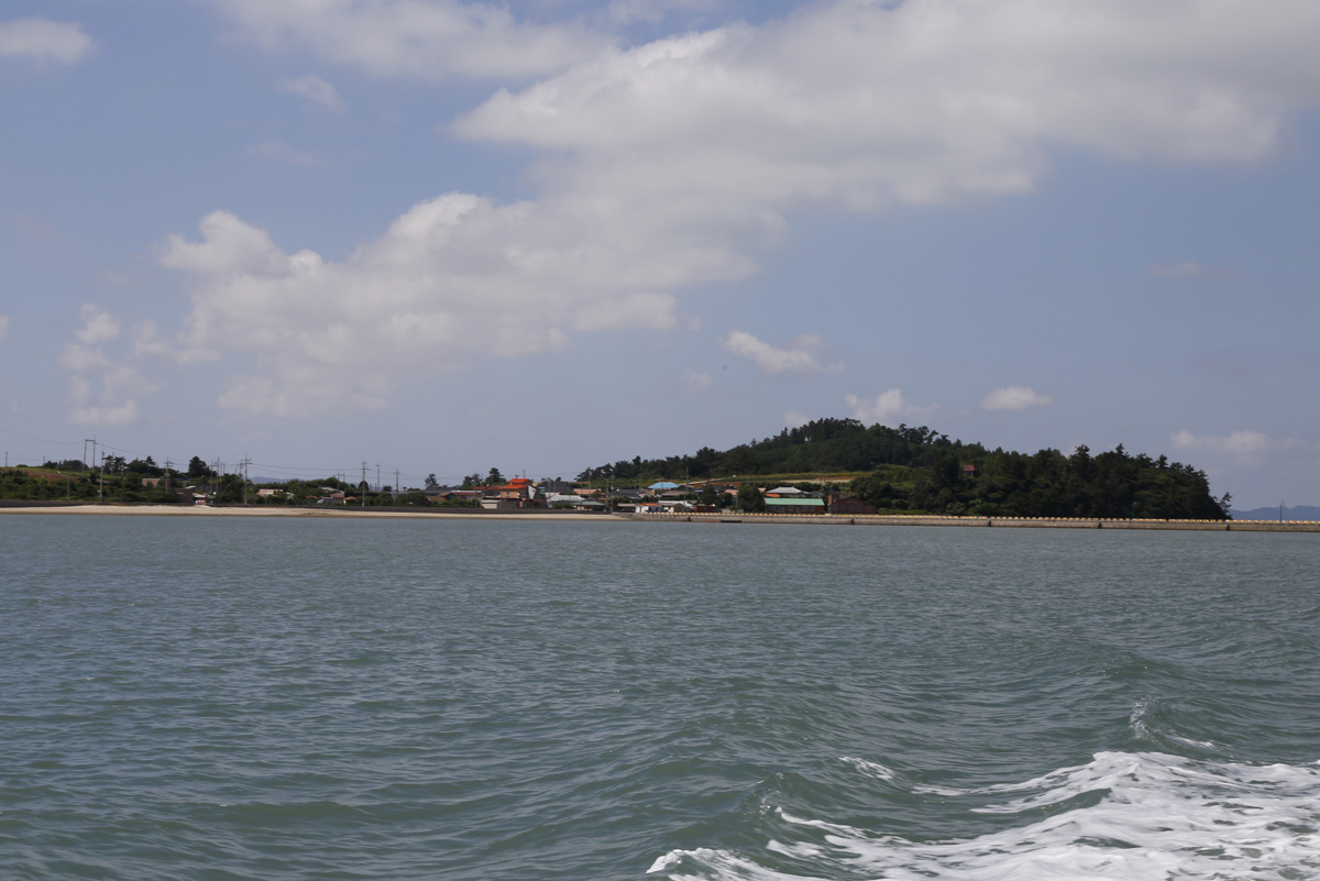 무안 탄도 전경. 전남 무안에 속한 28개의 섬 가운데 하나 뿐인 유인도다. 무안군 망운면에 속한다.