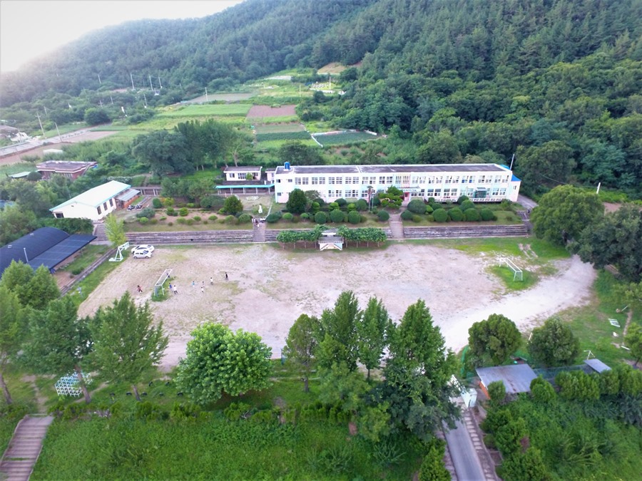 순천 사랑어린학교 전경  드론으로 촬영한 대안학교 순천 사랑어린학교 