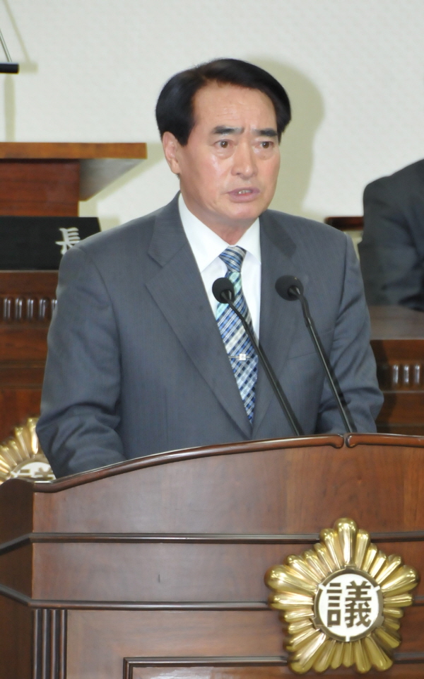 더불어민주당 대전시당은 중구의회 의장 선출 과정에서의 해당 행위를 사유로 서명석 의장에 대해 제명을 결정했다.