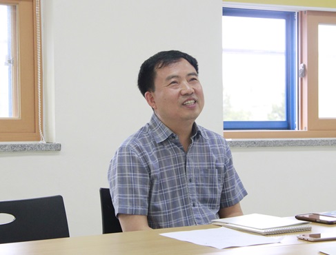 지난 7월 10일 종로구 숭인동에 있는 오디세이학교에서 정병오 교사와 인터뷰를 진행했다. 