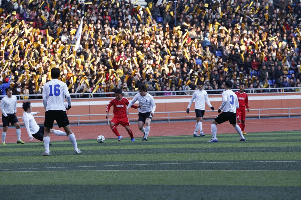  2015년 평양에서 열렸던 남북노동자통일축구대회 모습