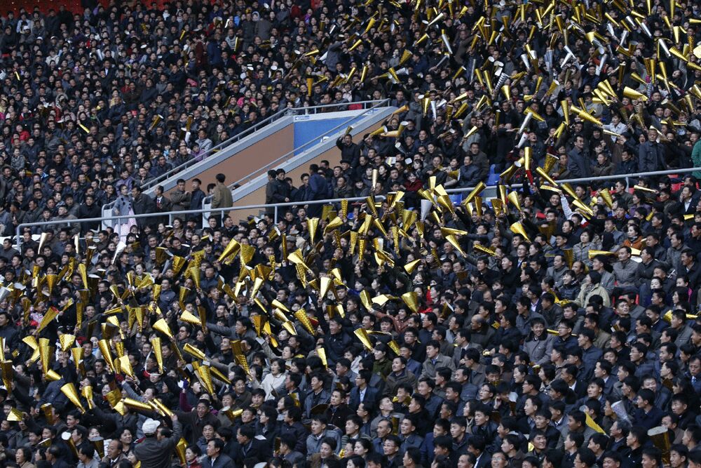  평양 5.1 경기장, 10만명의 관중들이 노동자통일축구대회를 응원했다
