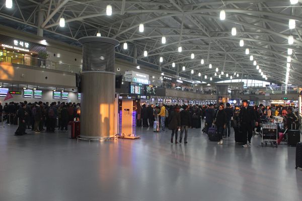 부산 김해국제공항 출국장 모습
