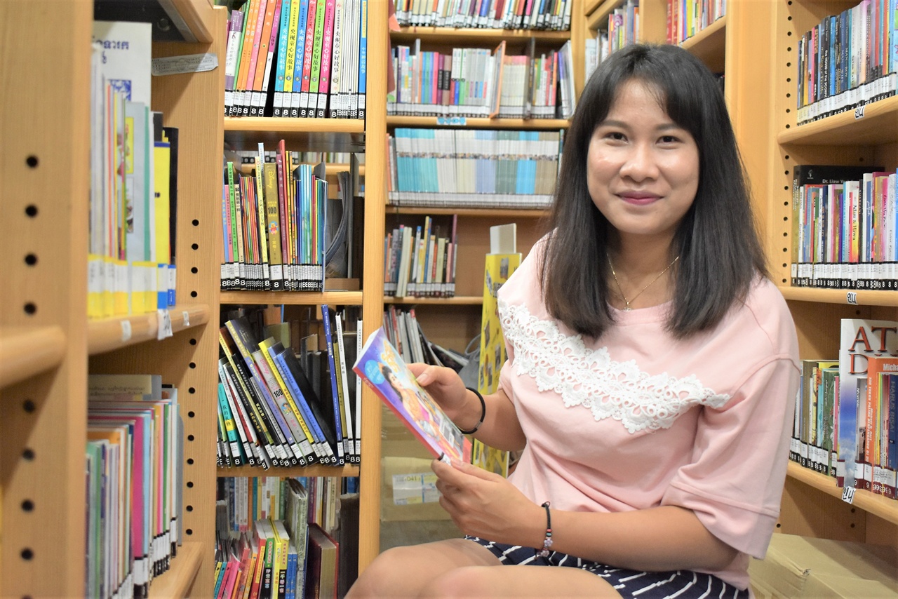 한국에서 일하다 본국으로 돌아간 캄보디아 이주노동자, 안산지역에 거주하는 캄보디아 결혼이주민, 크메르노동권협회 등은 캄보디아에 작은도서관을 조성하기 위해 매달 1달러씩 후원하며 희망을 모으고 있다.