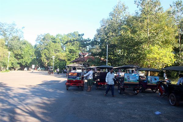 캄보디아 씨엠렛 앙코르와트 유적지 버스정류장 부근 모습