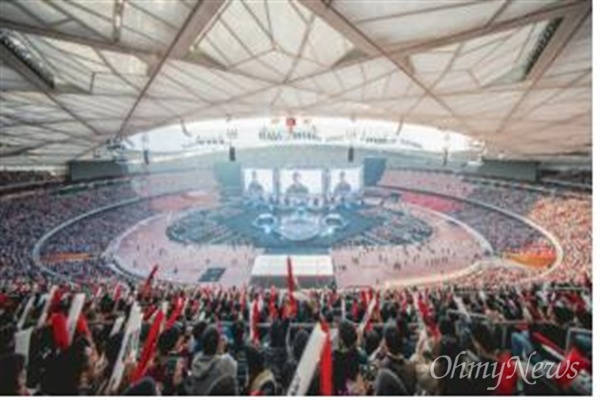  세계 최대 규모의 e-스포츠 대회인 '2017 리그 오브 레전드 월드 챔피언십(롤드컵) 결승전'이 베이징 국립경기장에서 열렸다.