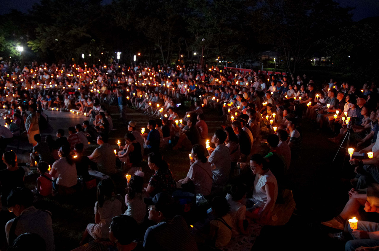 2016년 8월 20일 김천시 부곡동 강변공원에서 첫 번째 사드 배치 반대의 촛불이 밝혀졌다.