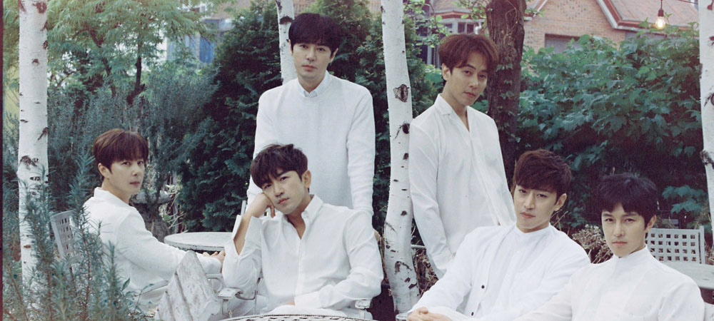  그룹 신화가 새 음반 < Heart >를 발매하고 데뷔 20주년 기념 활동에 돌입한다. 