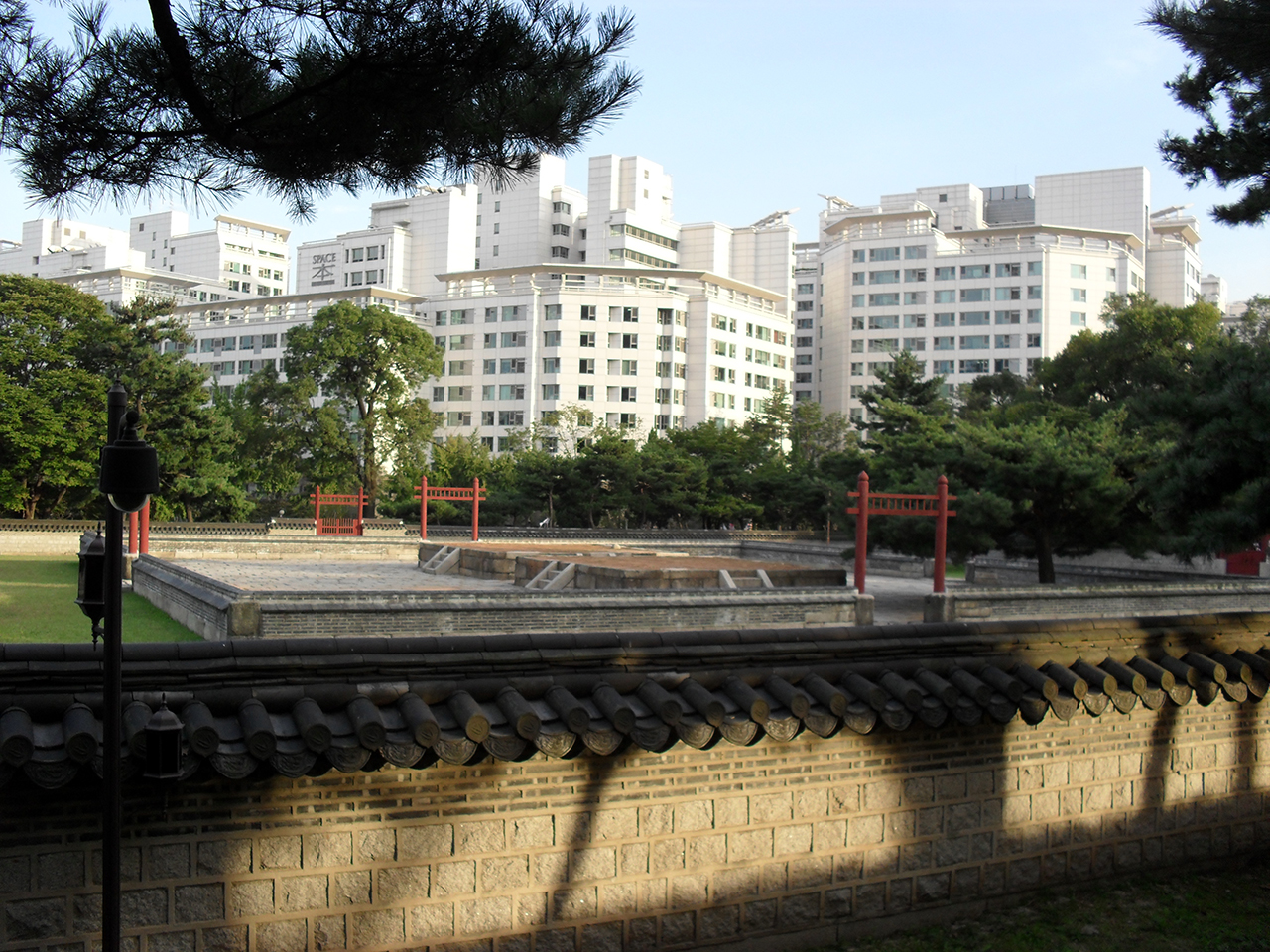 서울 종로구 사직동의 사직공원에 있는 사직단.