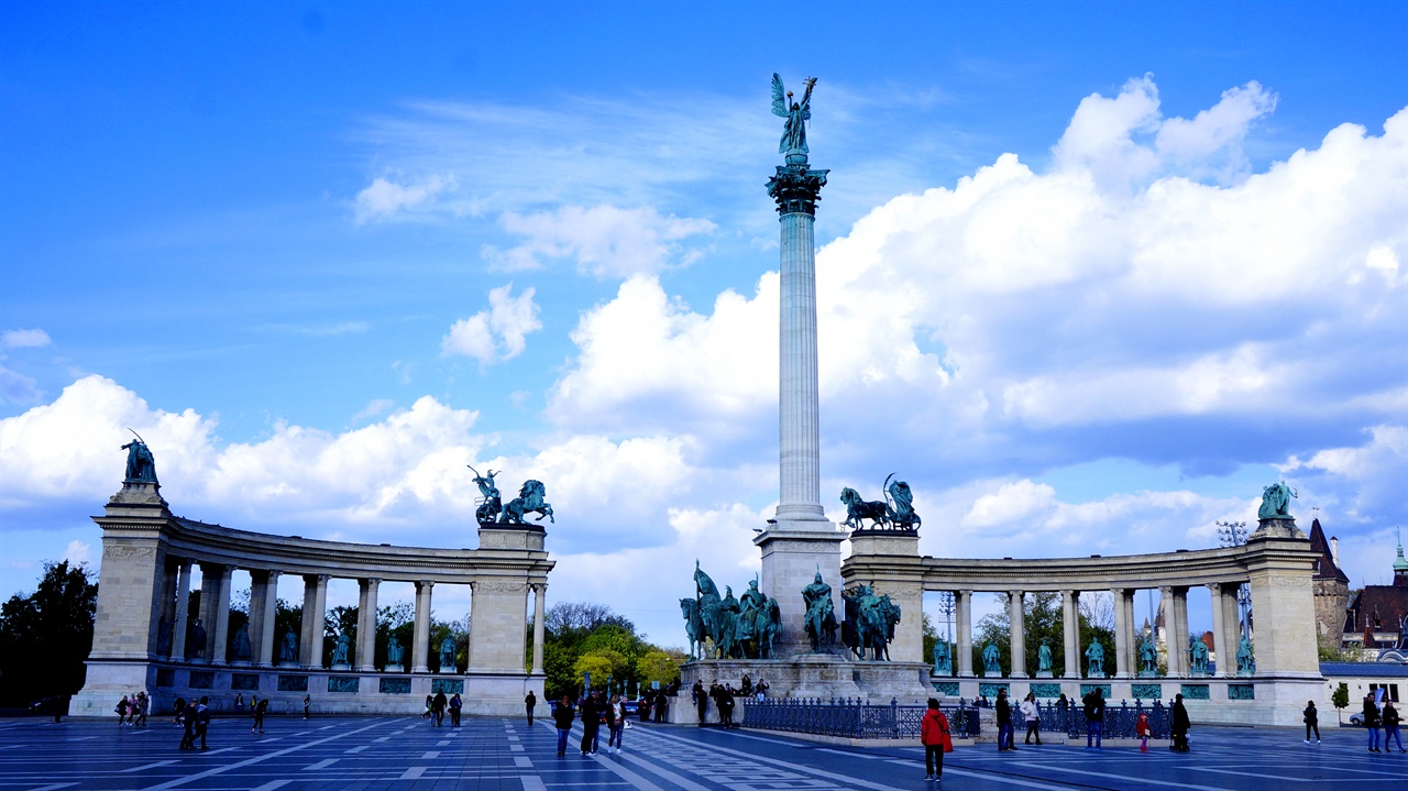 헝가리 역사의 주요 인물들 동상이 한데 자리한 곳