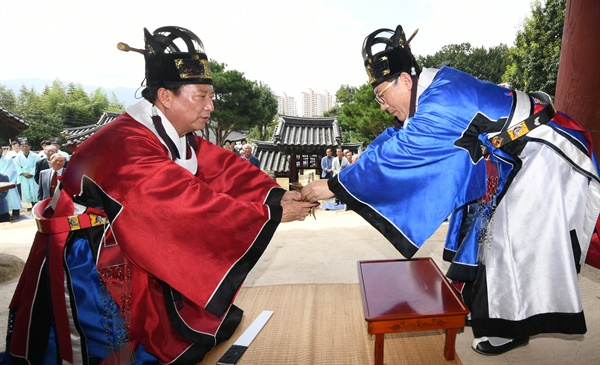  9월 12일 거창향교의 '추기 석전대제' 봉행.