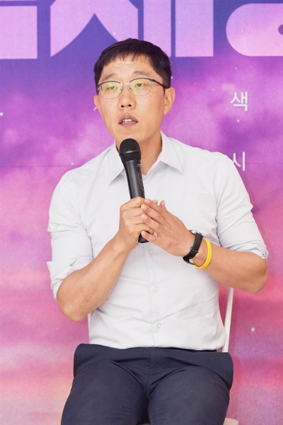  KBS <오늘밤 김제동>의 MC 김제동 