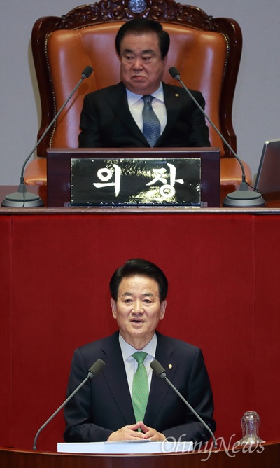 정동영 민주평화당 대표가 13일 오전 서울 여의도 국회에서 열린 본회의에서 비교섭단체 대표연설을 하고 있다.