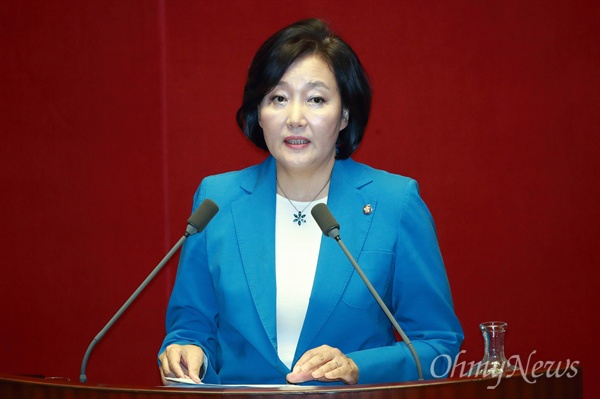 박영선 더불어민주당 의원이 지난 9월 13일 오전 서울 여의도 국회에서 열린 정치 분야 대정부질문에서 질의하고 있는 모습. 