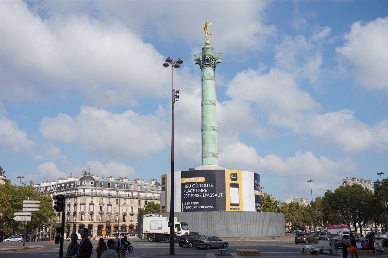 바스티유 광장의 7월 기념비 